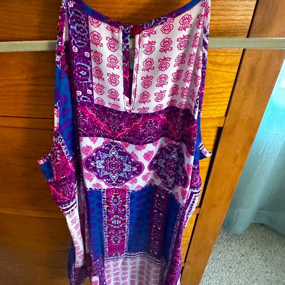 Violet & Claire women’s M vibrant print light and airy dressy tank,button neck - Picture 4 of 6